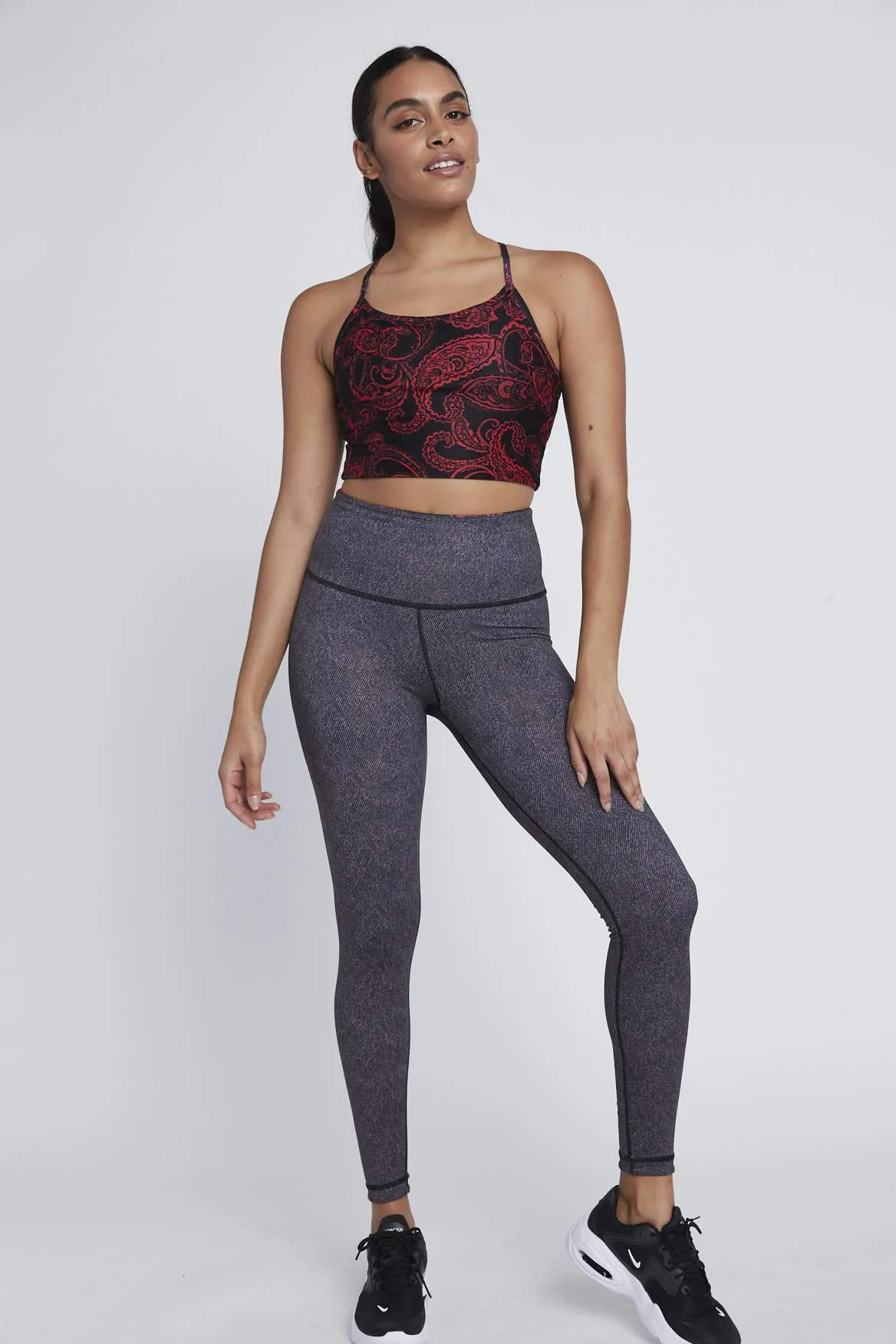 Avery Cropped Tank Red Paisley